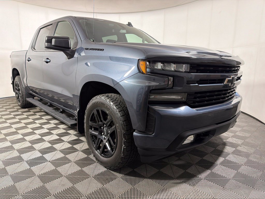 Used 2022 Chevrolet Silverado 1500 RST w/ LPO, Blackout Package AWD/4WD image 2