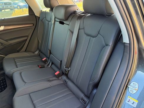 Used 2025 Audi Q5 e Prestige w/ Prestige Package image 22