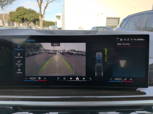 Used 2025 BMW X5 M60i w/ Climate Comfort Package image 18