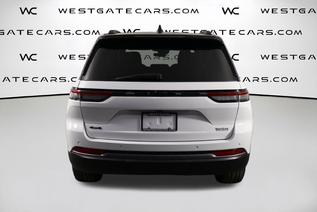 Used 2026 Jeep Grand Cherokee Limited w/ Limited Altitude Package AWD/4WD image 4