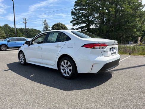 Used 2025 Toyota Corolla LE FWD image 7