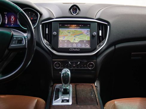 Used 2014 Maserati Ghibli S Q4 AWD/4WD image 34