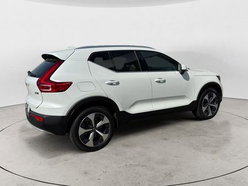 Used 2023 Volvo XC40 B5 Plus w/ Climate Package AWD/4WD image 7
