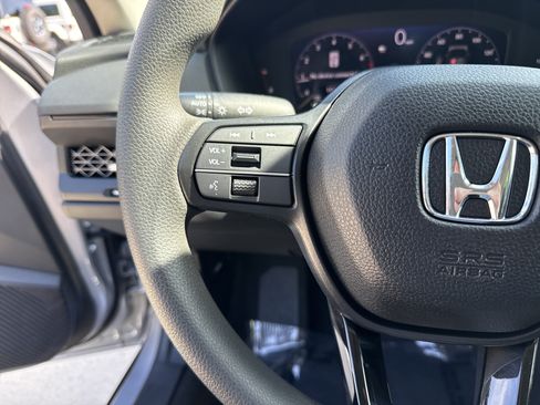 Used 2025 Honda Accord SE image 18
