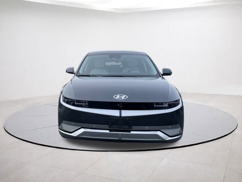 Used 2023 Hyundai Ioniq 5 Limited image 2