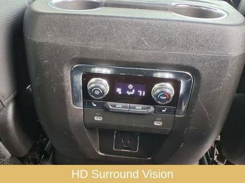 Used 2024 GMC Yukon XL Denali image 30