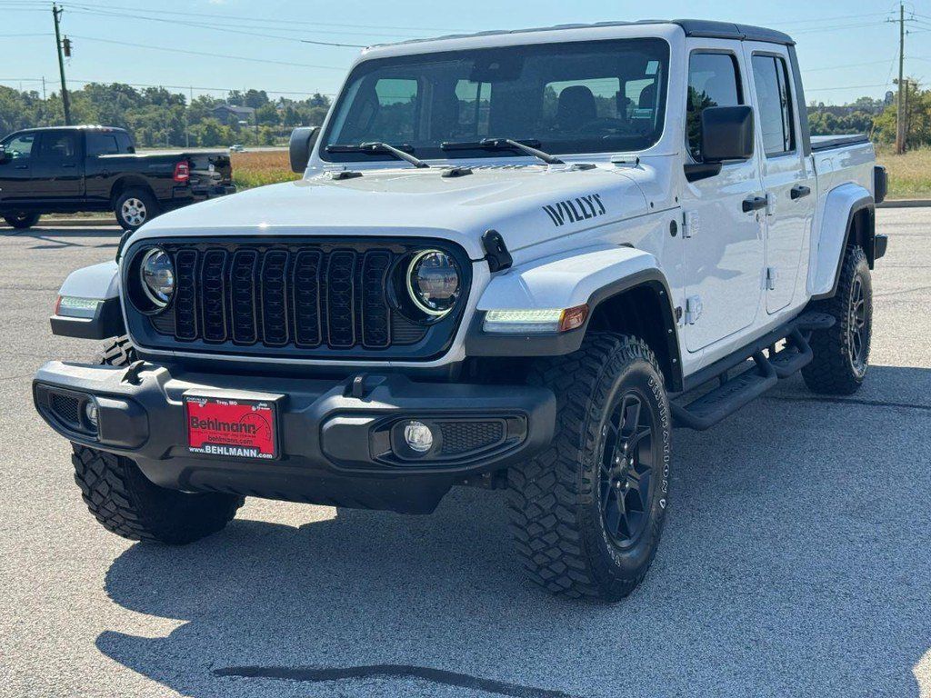 Used 2024 Jeep Gladiator Sport AWD/4WD image 11