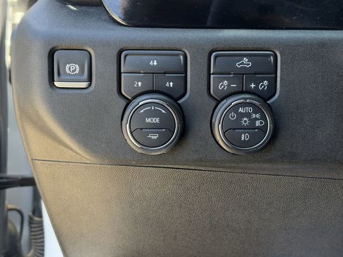 Used 2024 Chevrolet Silverado 2500 LT w/ Convenience Package AWD/4WD image 24
