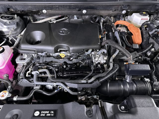 Used 2024 Toyota RAV4 LE AWD/4WD image 31