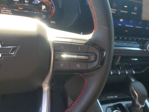 Used 2025 Chevrolet Colorado Z71 w/ Technology Package image 13