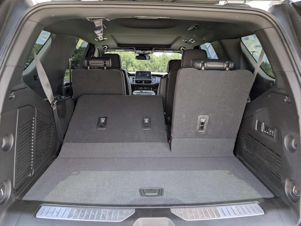 Used 2023 Chevrolet Tahoe RST w/ Luxury Package RWD image 11