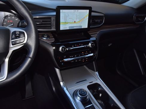 Used 2021 Ford Explorer Limited w/ Equipment Group 301A image 28