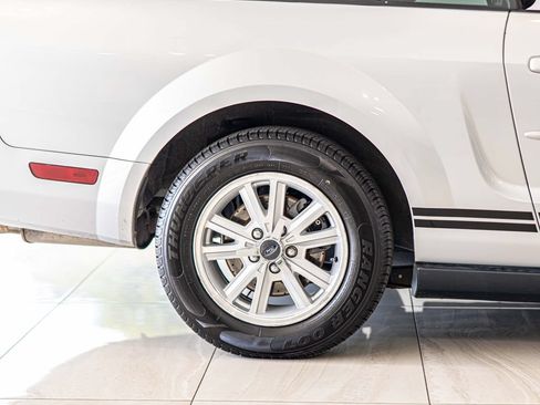 Used 2006 Ford Mustang Convertible RWD image 11