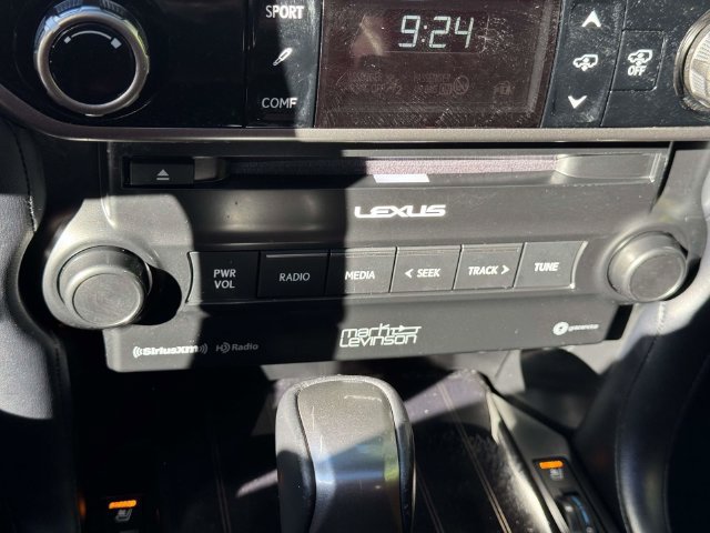 Used 2022 Lexus GX 460 Luxury w/ Sport Design Package AWD/4WD image 29