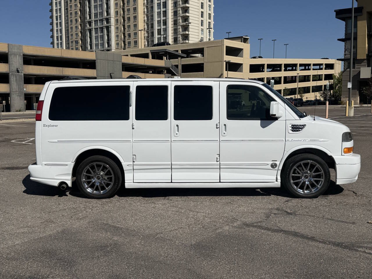 Used 2012 GMC Savana 1500 AWD image 5