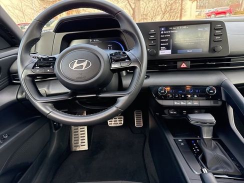 Certified 2025 Hyundai Elantra Sport w/ Cargo Package image 24