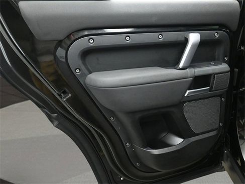 Used 2023 Land Rover Defender 110 X-Dynamic SE image 13