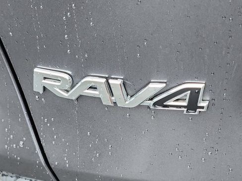 Used 2024 Toyota RAV4 LE AWD/4WD image 29