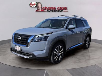 New 2025 Nissan Pathfinder Platinum