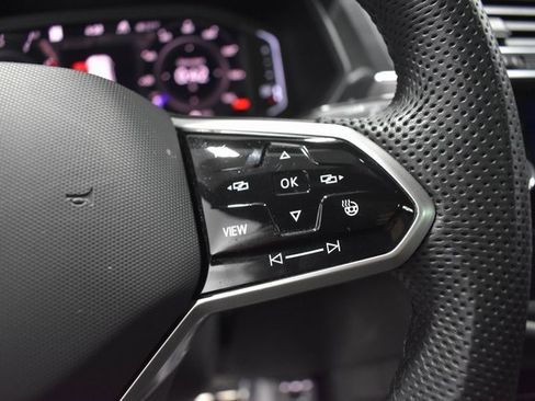 Used 2022 Volkswagen Tiguan SEL R-Line image 31