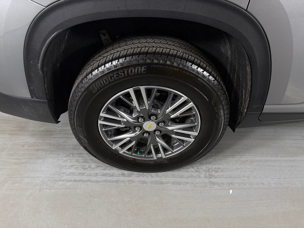 Used 2026 Chevrolet Traverse LT w/ Driver Confidence Package FWD image 13