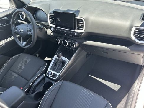 New 2025 Hyundai Venue Limited image 19