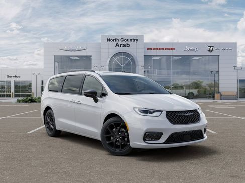 New 2026 Chrysler Pacifica Limited w/ S Appearance Package FWD image 6