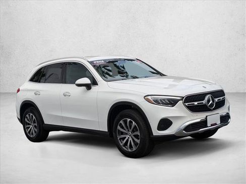 Certified 2025 Mercedes-Benz GLC 300 image 6