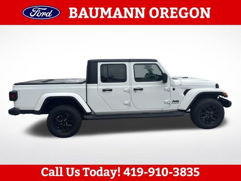 Used 2022 Jeep Gladiator Sport AWD/4WD image 2