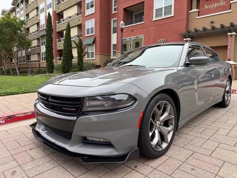 Used 2017 Dodge Charger R/T w/ Navigation & Travel Group RWD image 33