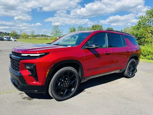 Used 2024 Chevrolet Traverse RS w/ LPO, Floor Liner Package image 3