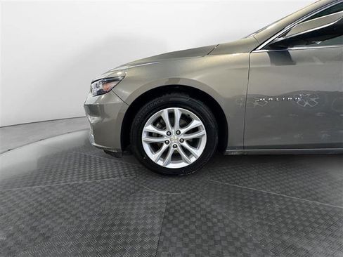 Used 2018 Chevrolet Malibu LT image 14