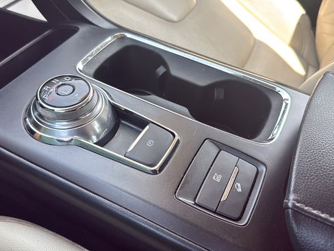 Used 2018 Ford Fusion Titanium FWD image 31
