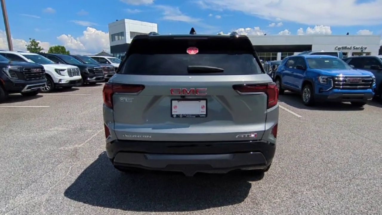 Used 2026 GMC Terrain AT4 w/ Technology Package II AWD/4WD image 8
