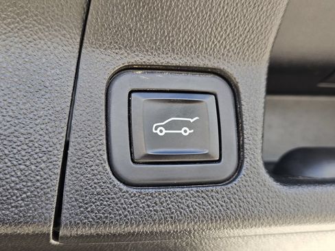 Used 2023 GMC Acadia AT4 w/ Technology Package AWD/4WD image 18