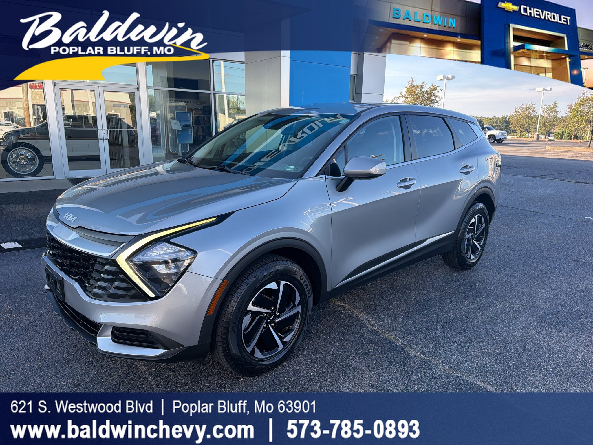 Used 2023 Kia Sportage LX AWD/4WD image 1