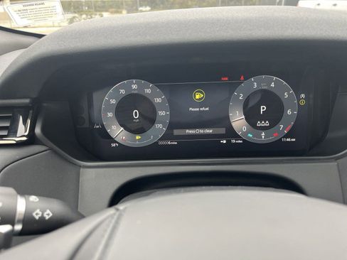 Used 2025 Land Rover Range Rover Velar Dynamic SE image 17