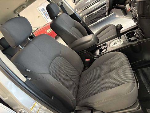 Used 2007 Mitsubishi Endeavor LS image 19