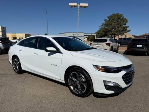 Used 2024 Chevrolet Malibu LT FWD image 3