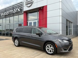 Used 2017 Chrysler Pacifica Touring Plus w/ Tire & Wheel Group image 1