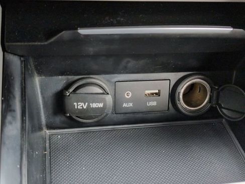 Used 2017 Hyundai Elantra SE w/ Cargo Package image 19