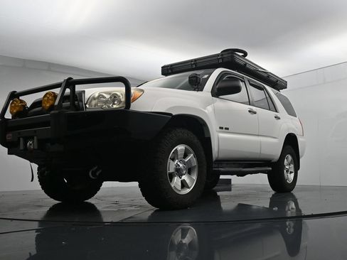 Used 2006 Toyota 4Runner SR5 AWD/4WD image 32
