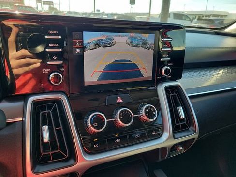 Used 2023 Kia Sorento LX image 16