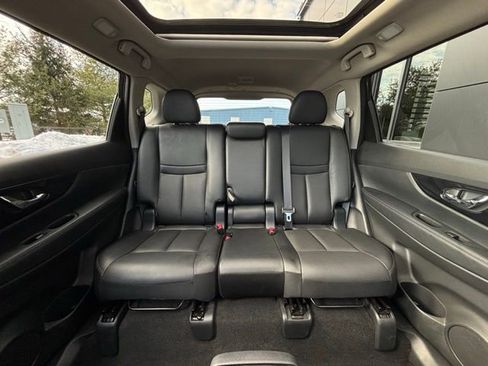 Used 2020 Nissan Rogue SL w/ Premium Package image 54