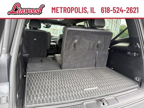 Used 2024 Jeep Wagoneer Series II AWD/4WD image 15