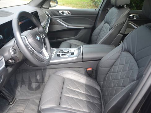 Used 2025 BMW X5 xDrive40i image 10