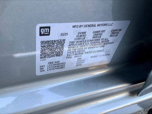 Used 2025 GMC Sierra 2500 SLT w/ SLT Convenience Package image 30