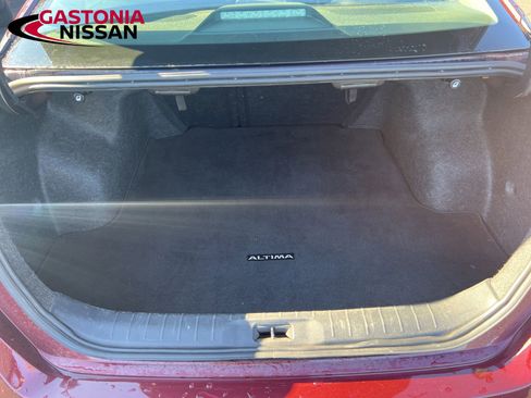 Used 2024 Nissan Altima 2.5 SV image 33