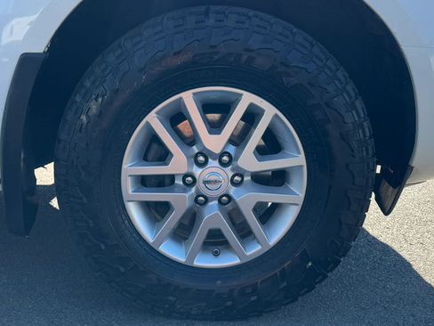 Used 2018 Nissan Frontier SV AWD/4WD image 10