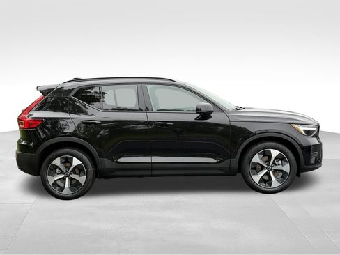 New 2026 Volvo XC40 B5 Core w/ Protection Package Premier AWD/4WD image 7